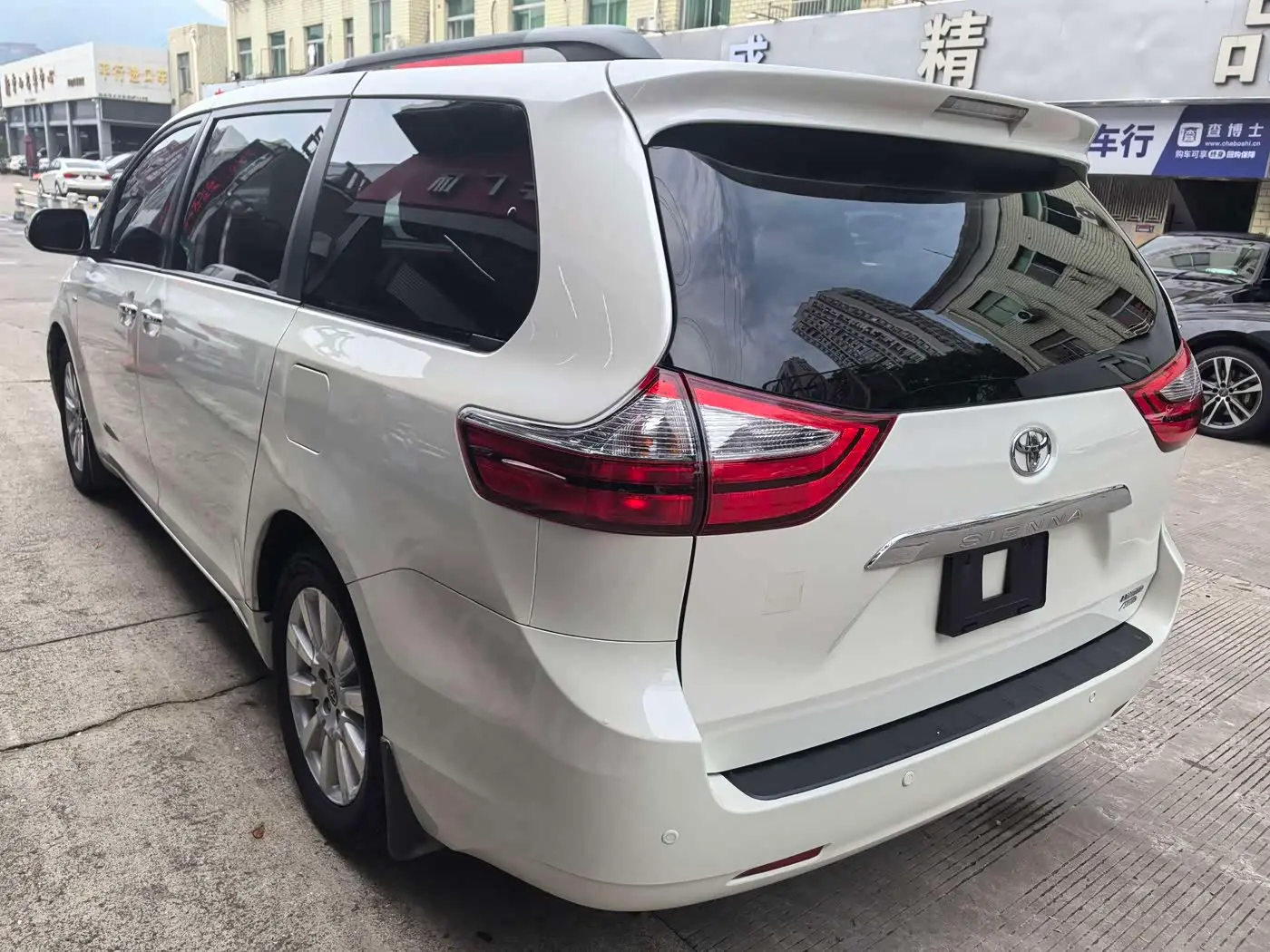 Toyota Sienna 2017 — Photo 12/12