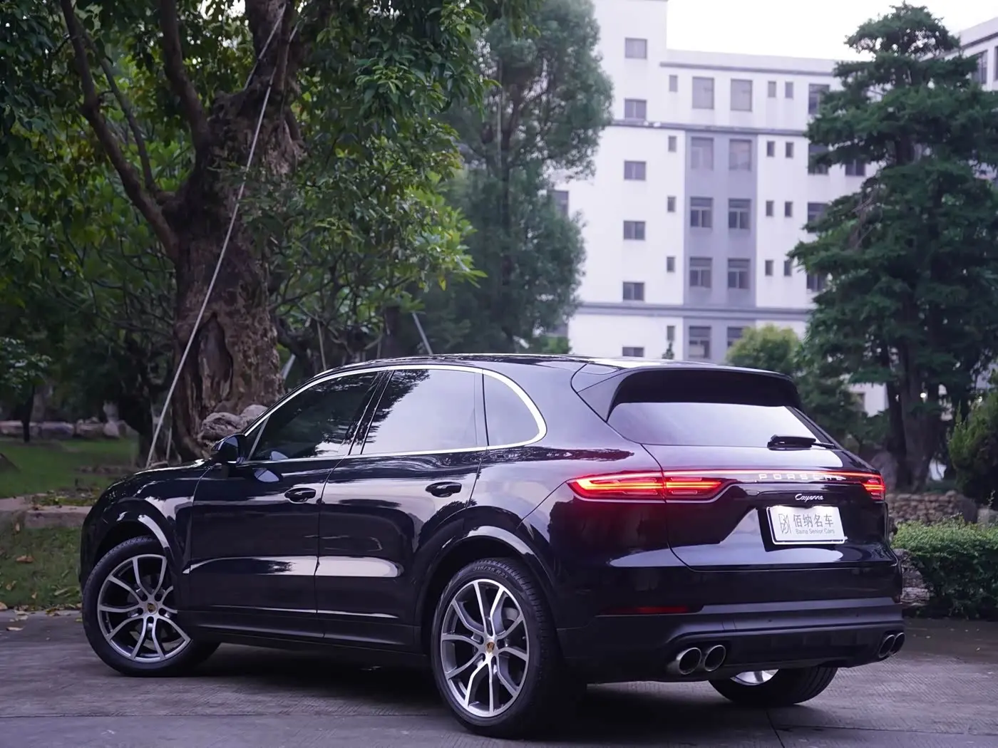 Porsche Cayenne 2021 — Photo 6/20