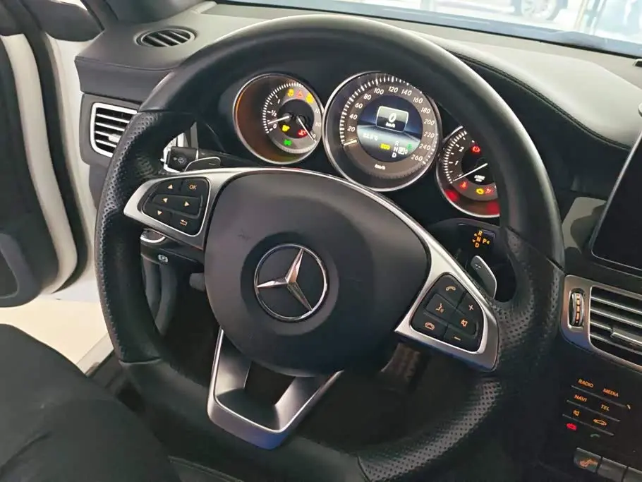 Mercedes-Benz CLS 2017 — Фото 15/16