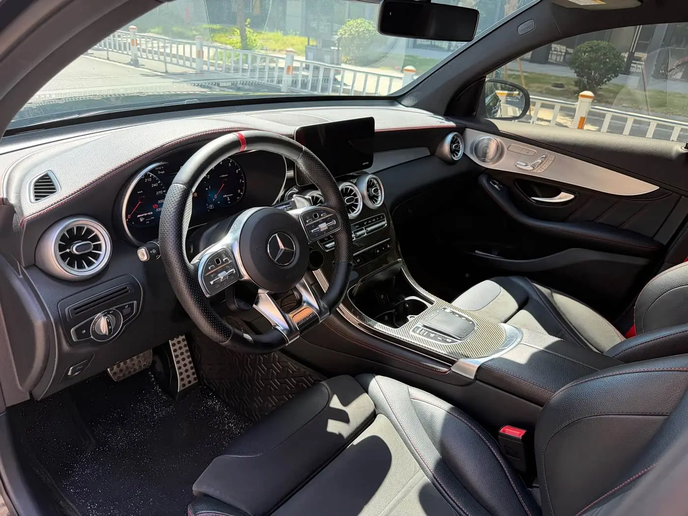 Mercedes-Benz GLC AMG 2020 — Фото 8/20