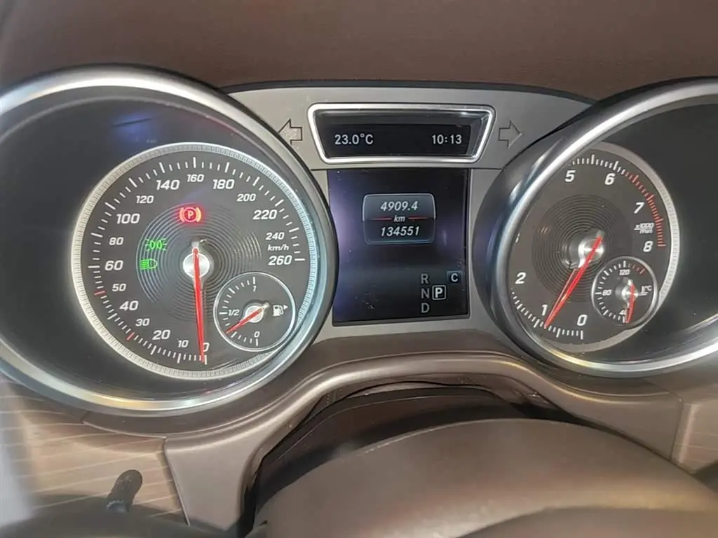 Mercedes-Benz GLE 2019 — Photo 12/20