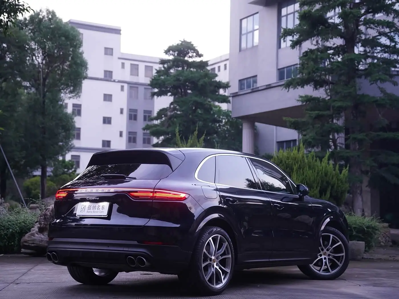 Porsche Cayenne 2021 — Photo 8/20