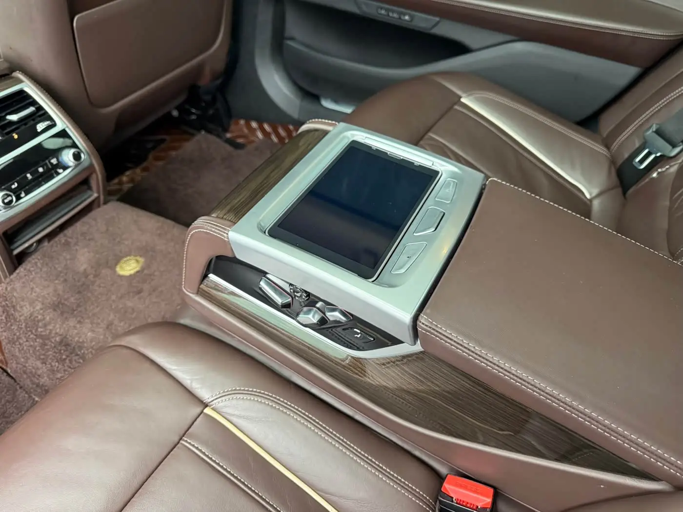 BMW 7 Series 2021 — Photo 9/20