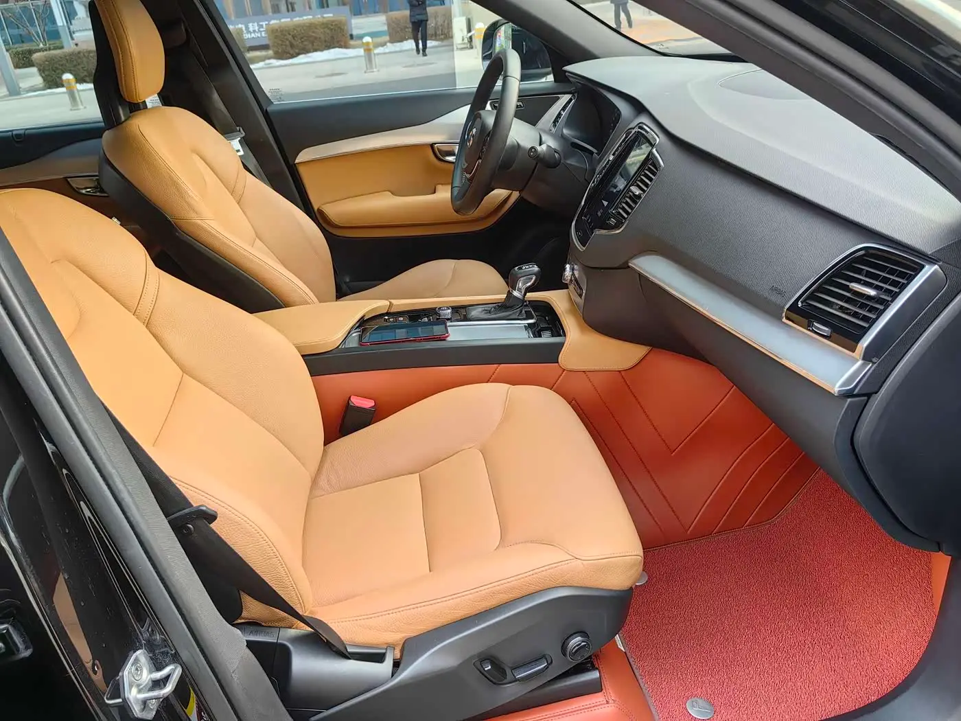Volvo XC90 2018 — Фото 20/20
