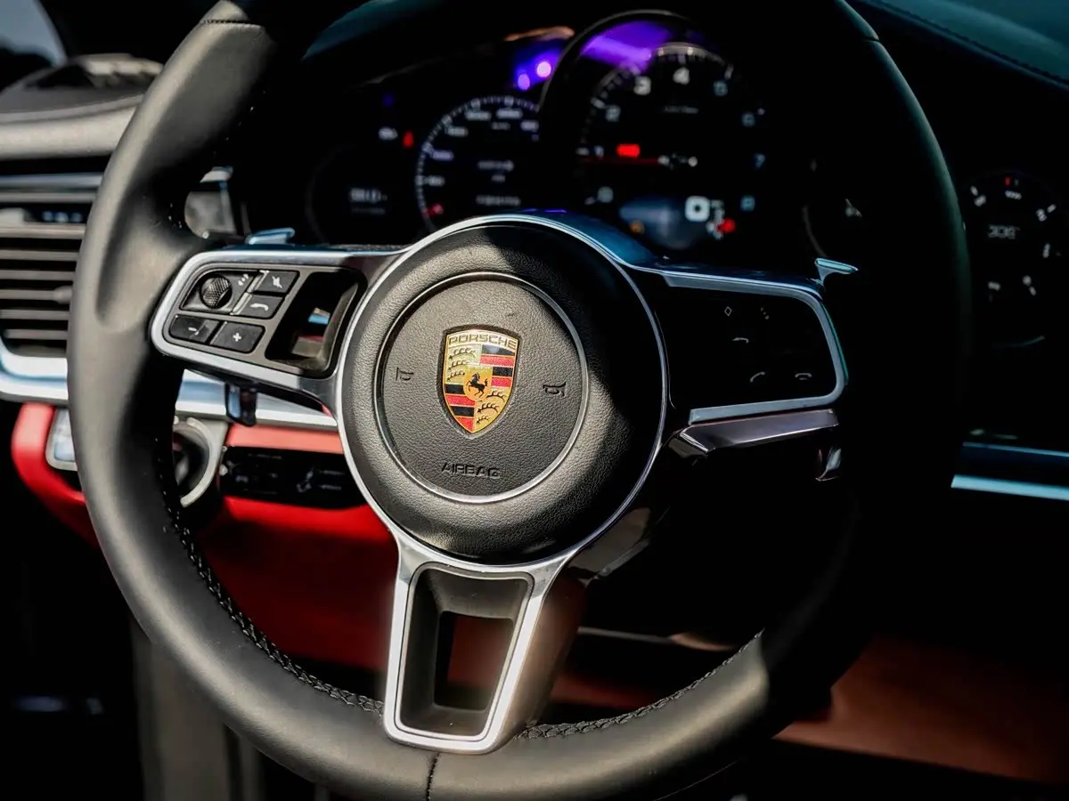 Porsche Panamera 2018 — Фото 13/20