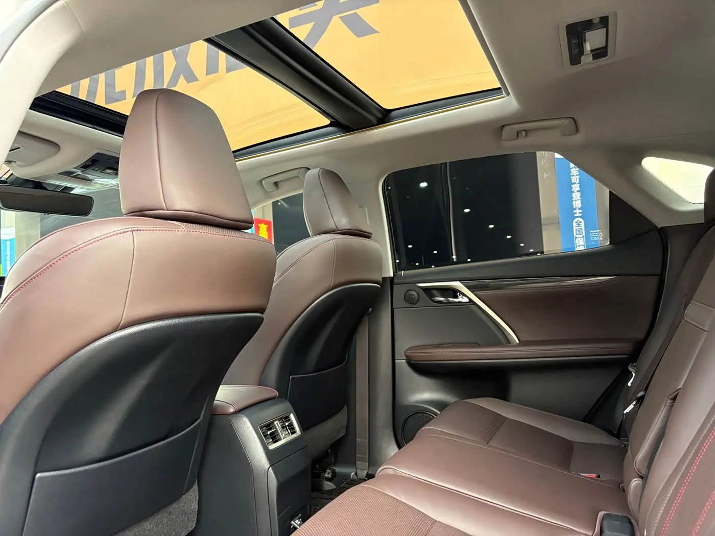 Lexus RX 2022 — Şəkil 17/20