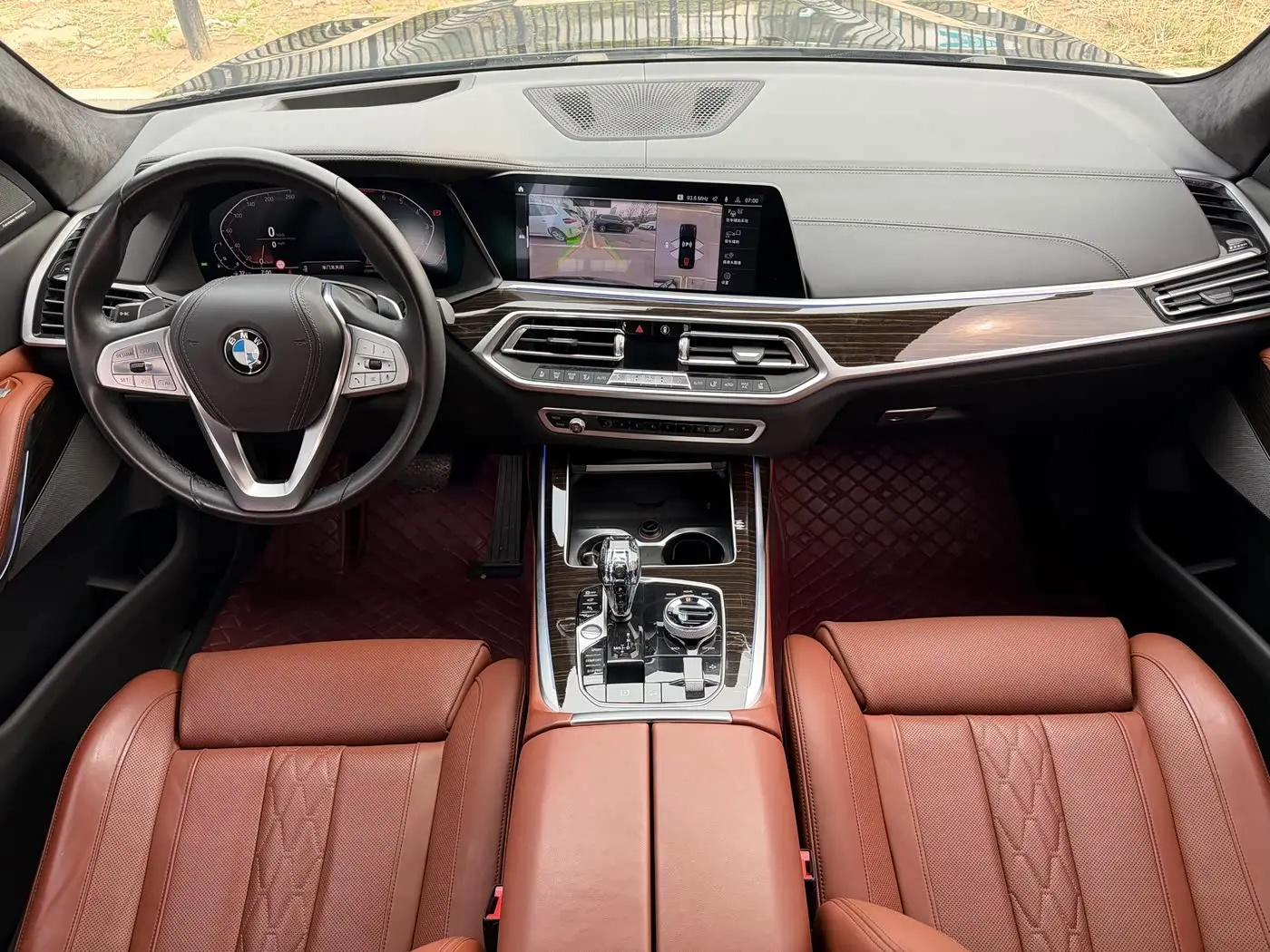 BMW X7 2023 — Photo 10/20