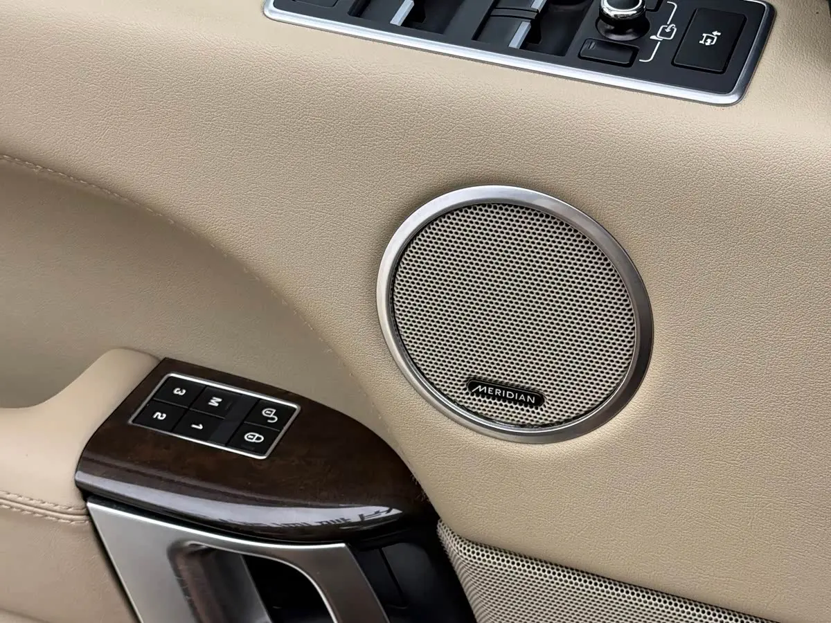Land Rover Range Rover 2015 — ფოტო 15/20