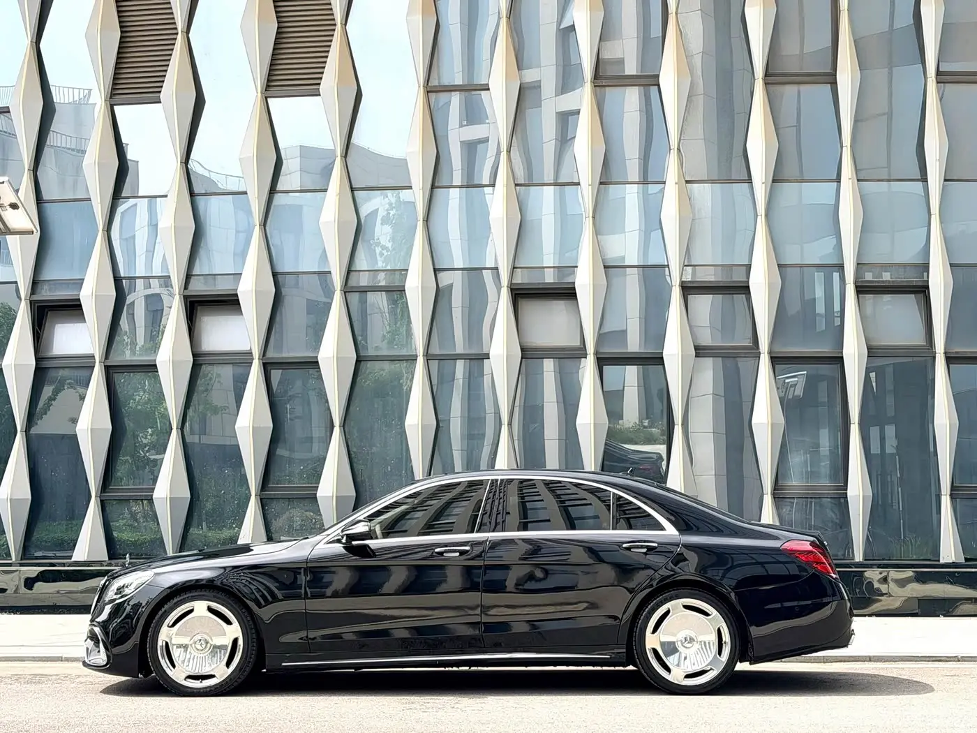 Mercedes-Benz S-Class 2018 — Photo 3/20