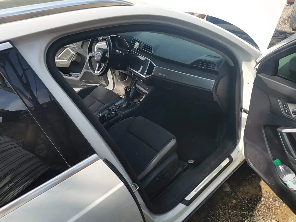 Audi Q3 2023 — Şəkil 18/20