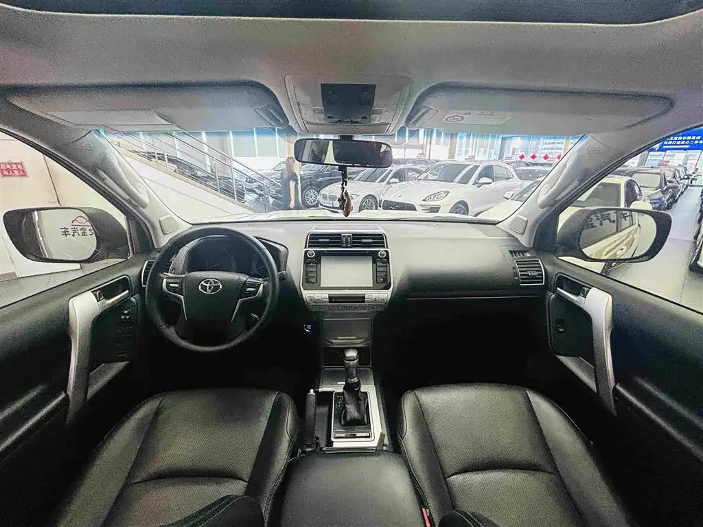 Toyota Prado 2020 — Photo 14/20