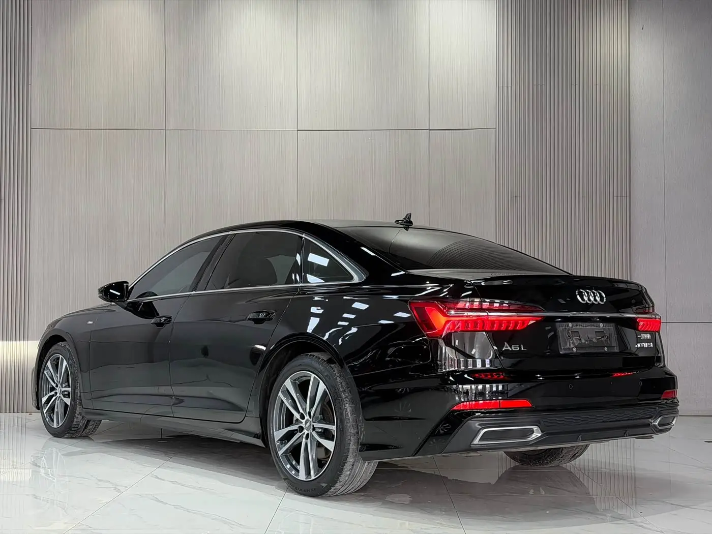 Audi A6L 2021 — Фото 4/15