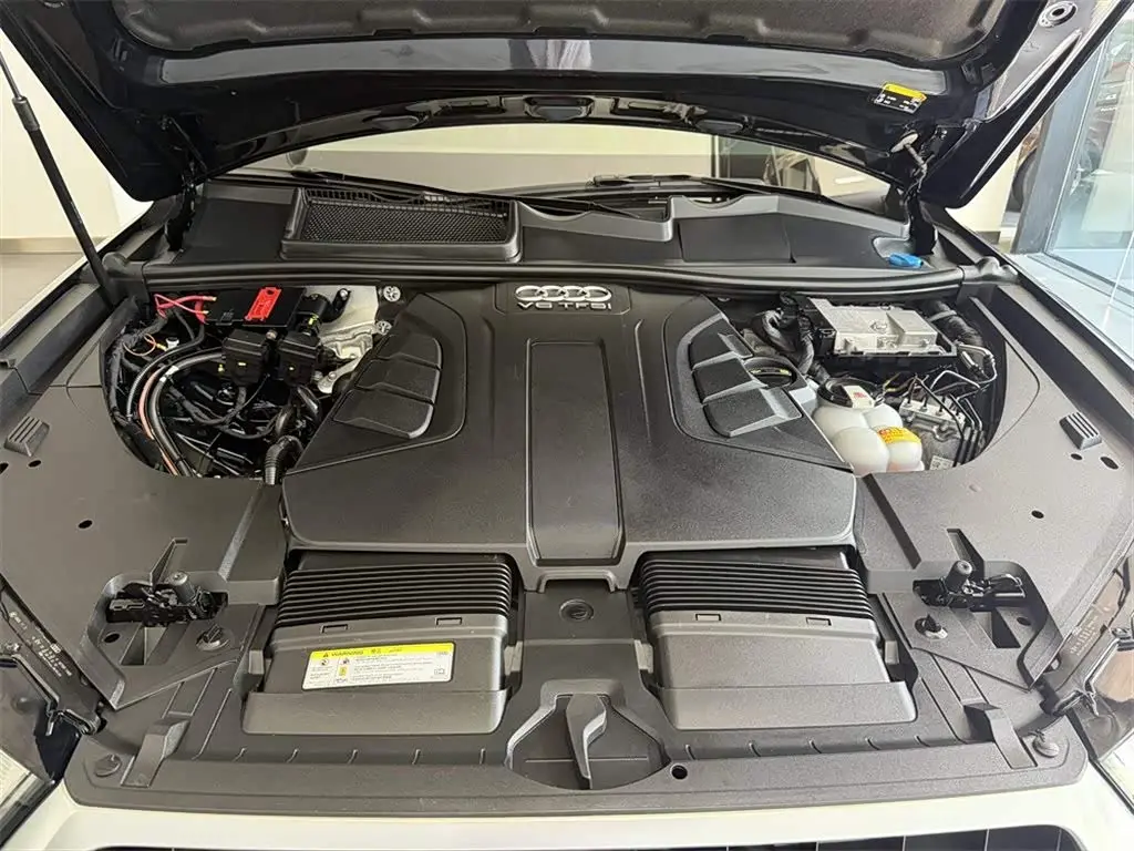 Audi Q7 2018 — Photo 8/13