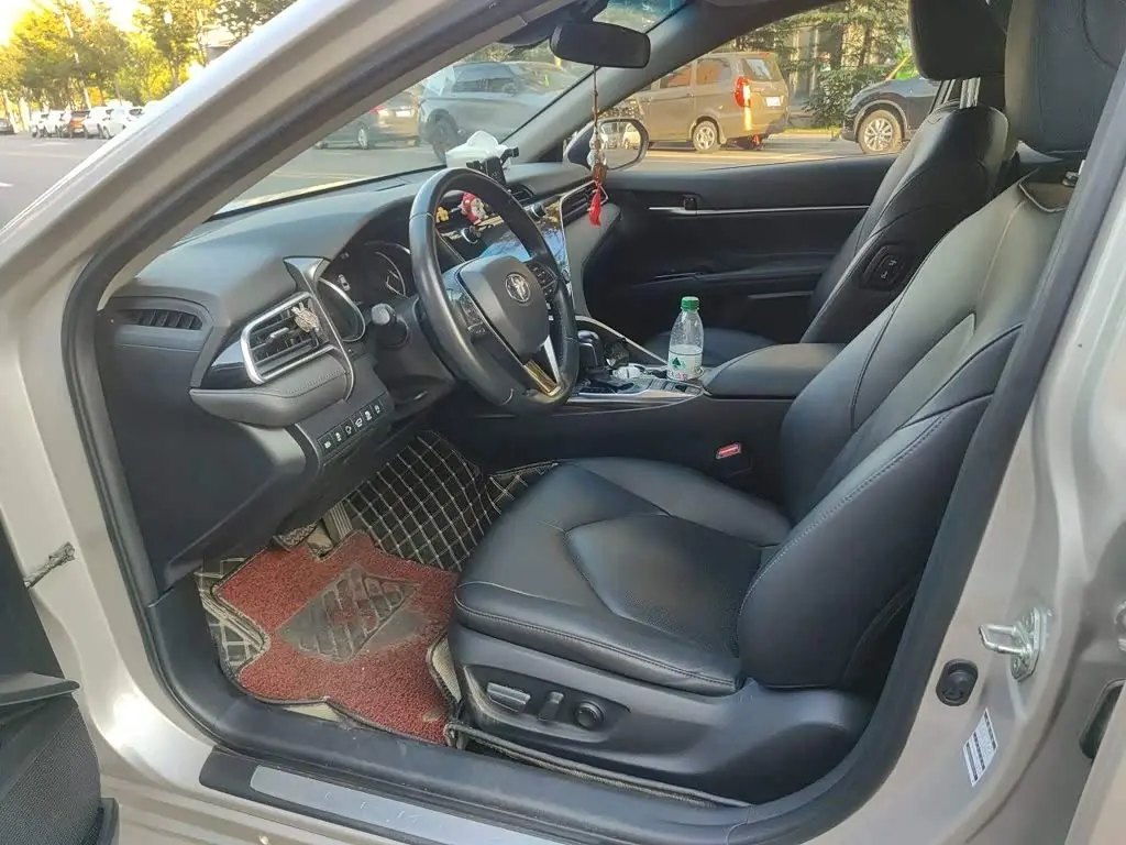 Toyota Camry 2019 — Photo 17/20