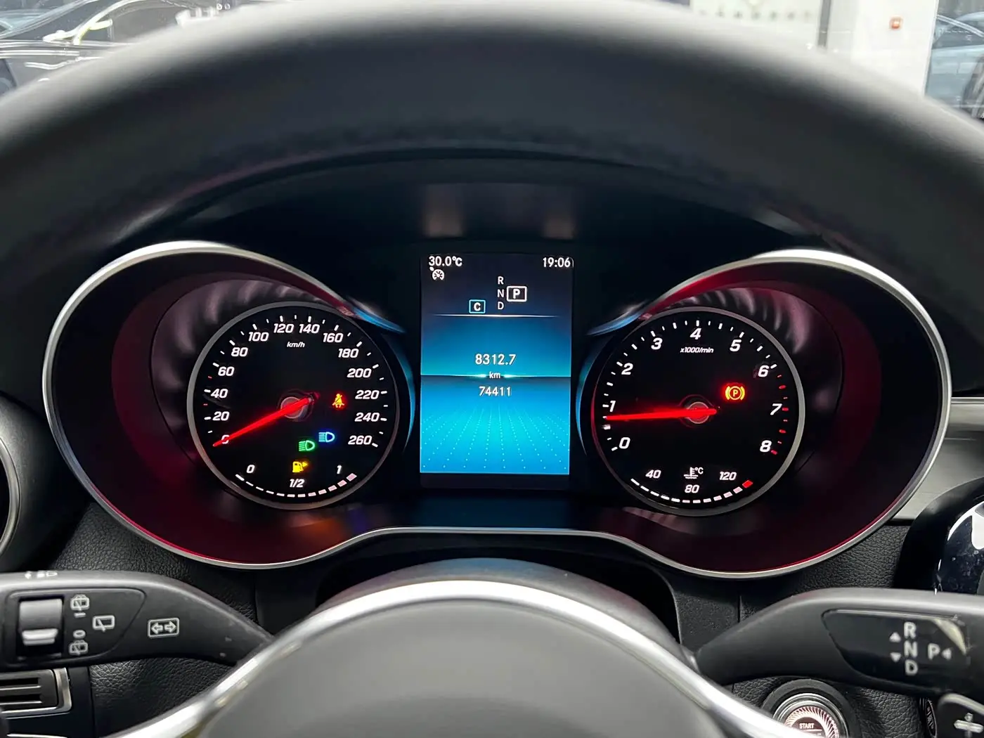 Mercedes-Benz GLC 2020 — ფოტო 17/20