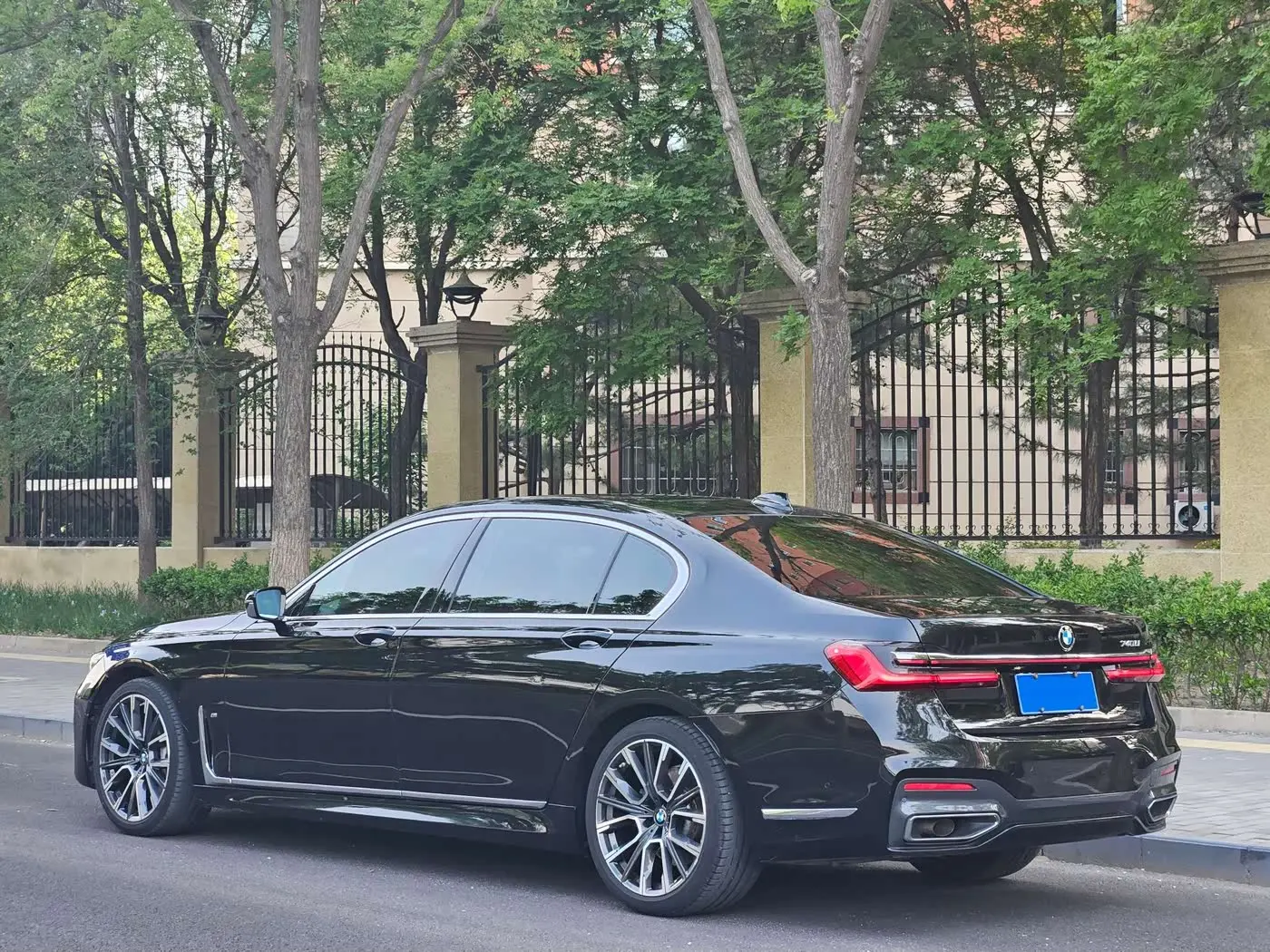 BMW 7 Series 2022 — Photo 3/20