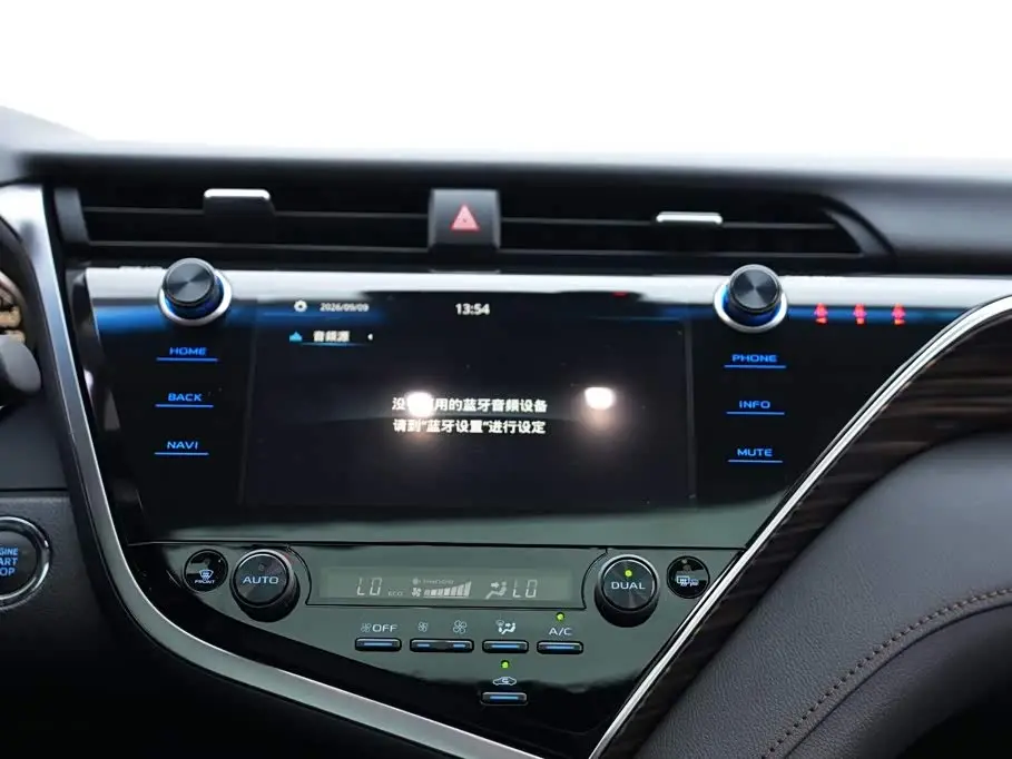 Toyota Camry 2019 — Photo 12/19