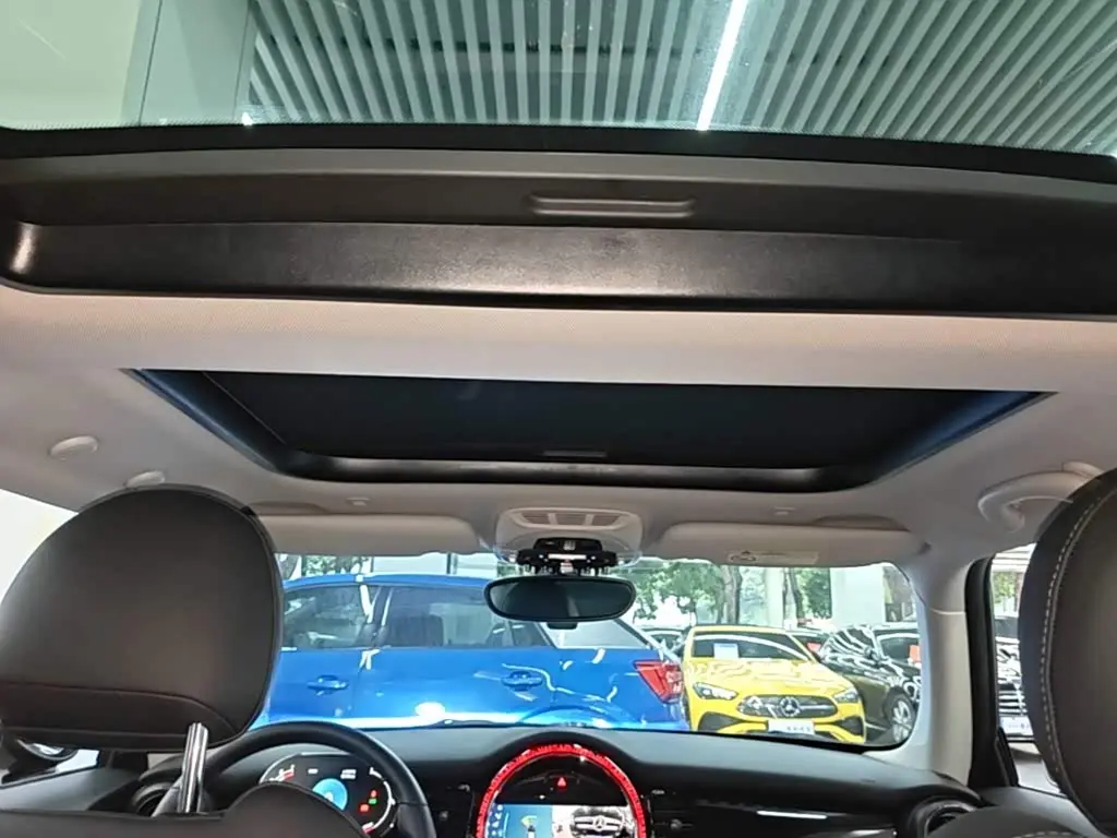 MINI MINI 2023 — Photo 18/20