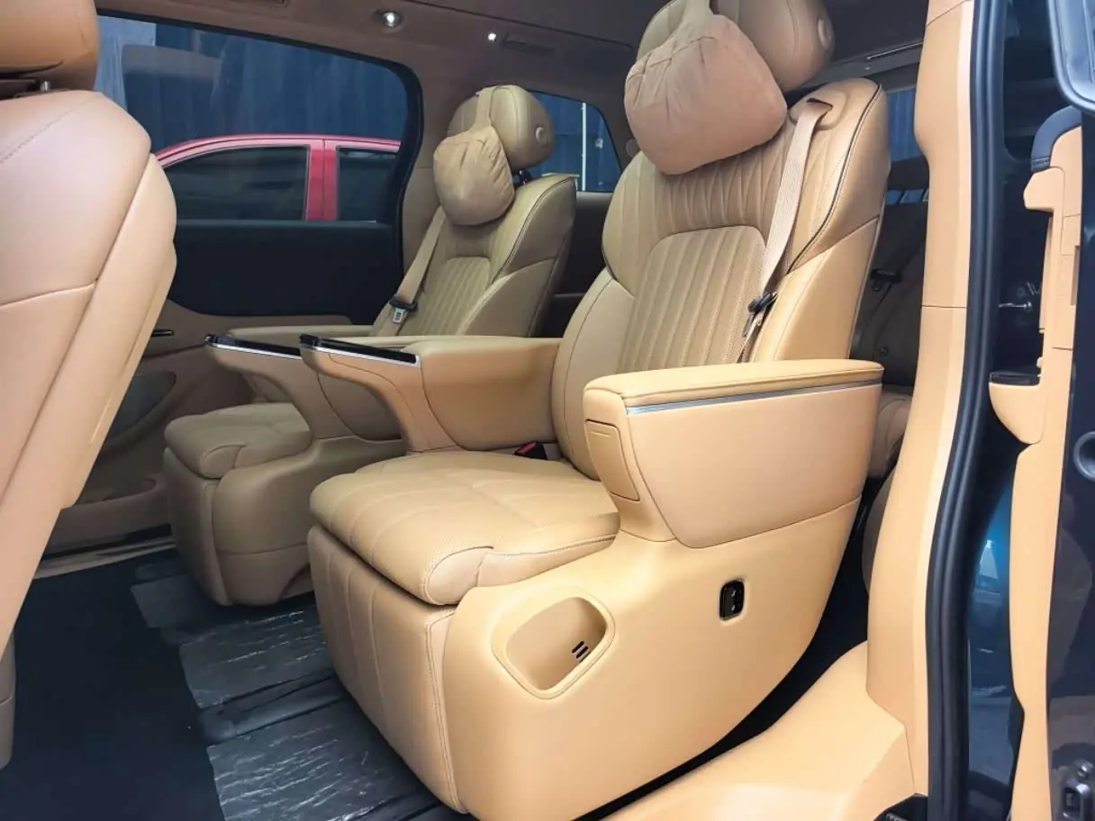 Voyah Auto Voyah Dreamer 2024 — Photo 8/12