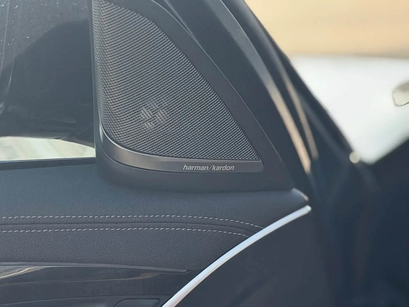BMW 5 Series 2020 — Photo 18/19