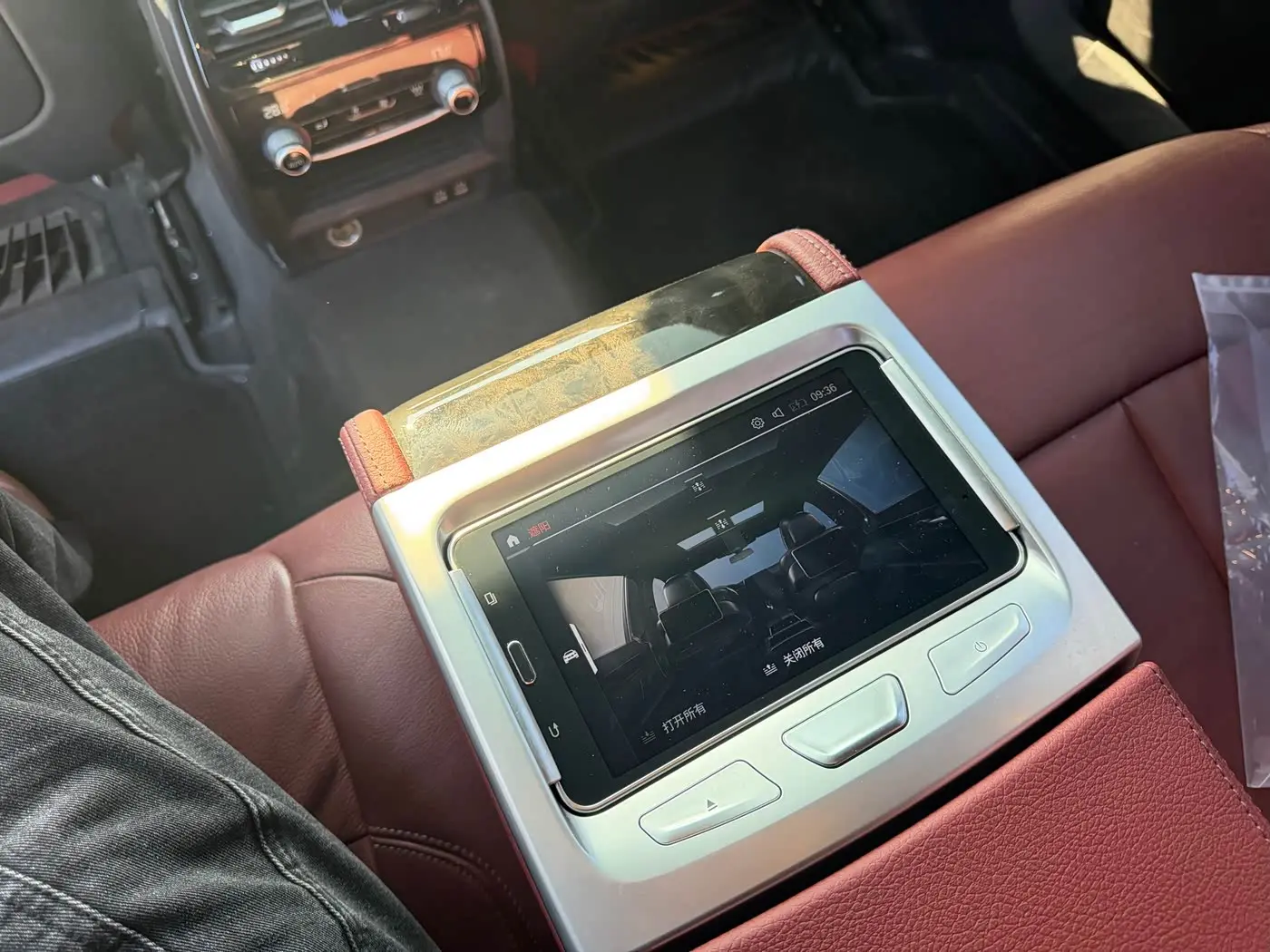 BMW 5 Series 2020 — Photo 8/19