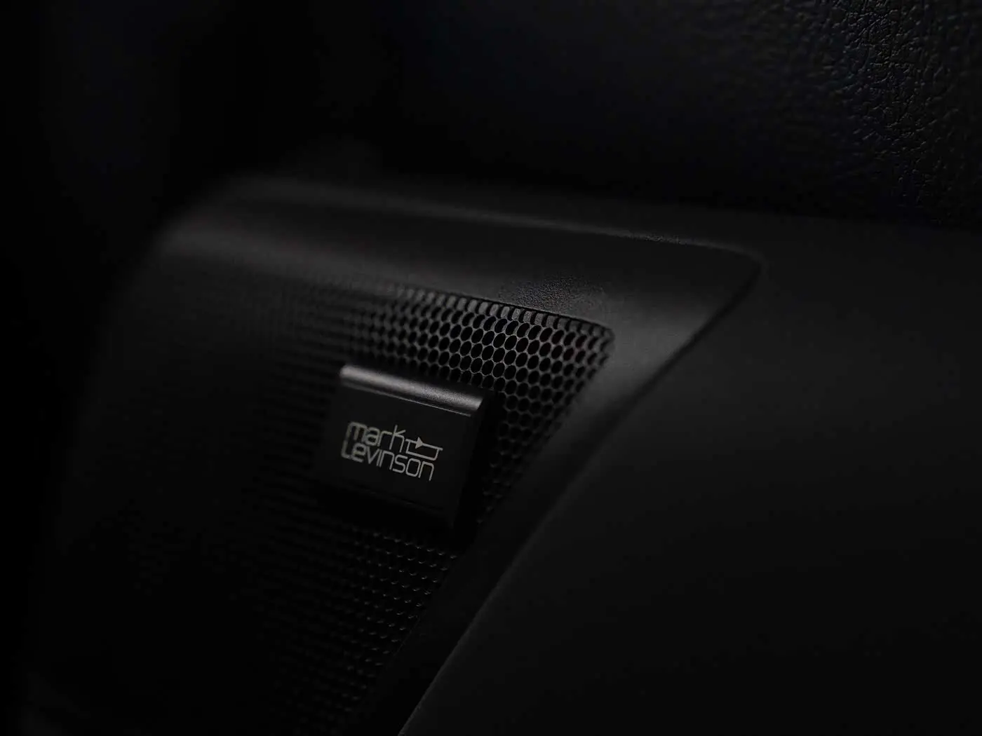 Lexus LM 2022 — Photo 11/18