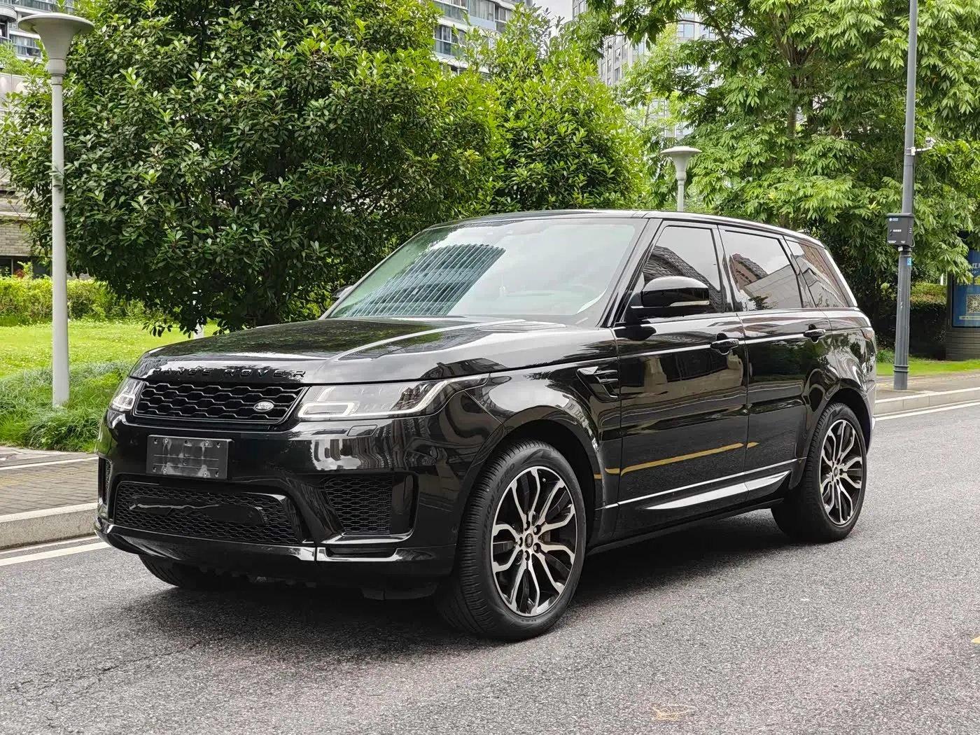 Land Rover Range Rover Sport 2022 — Photo 1/18