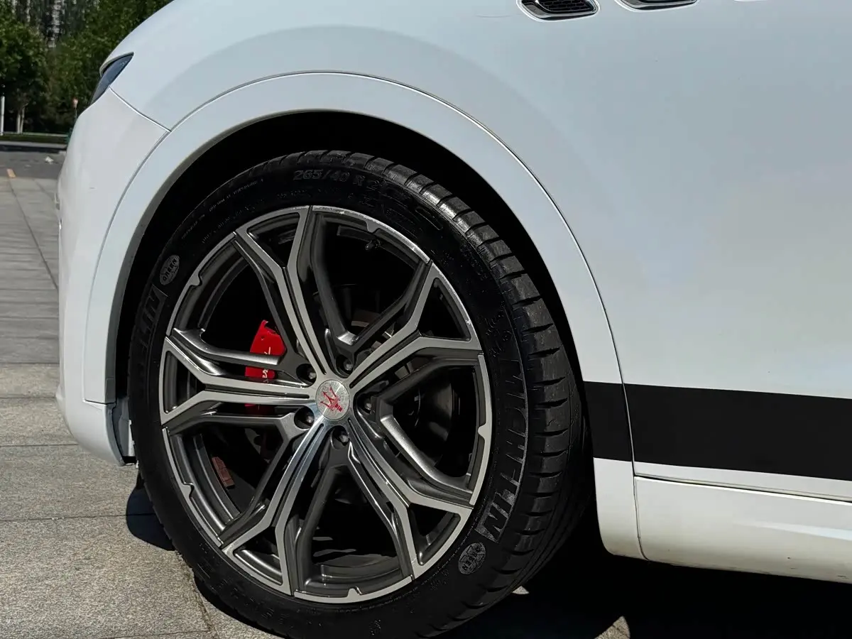 Maserati Levante 2017 — Şəkil 5/13
