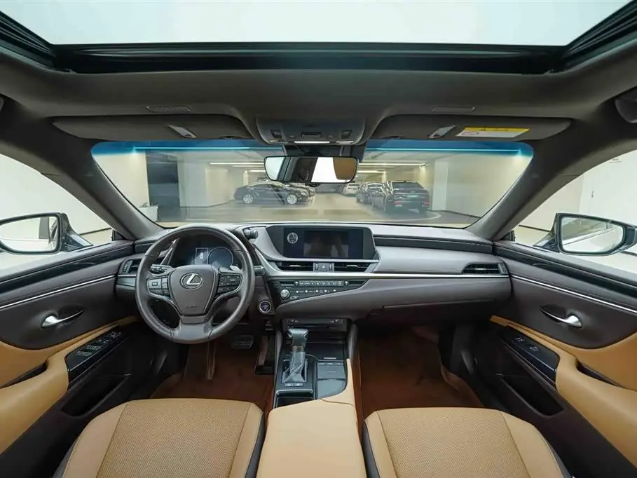 Lexus ES 2021 — Photo 20/20