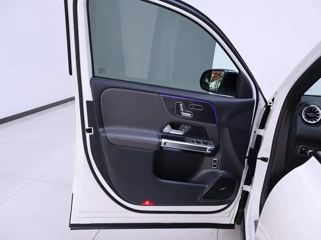 Mercedes-Benz GLB AMG 2022 — Photo 18/20