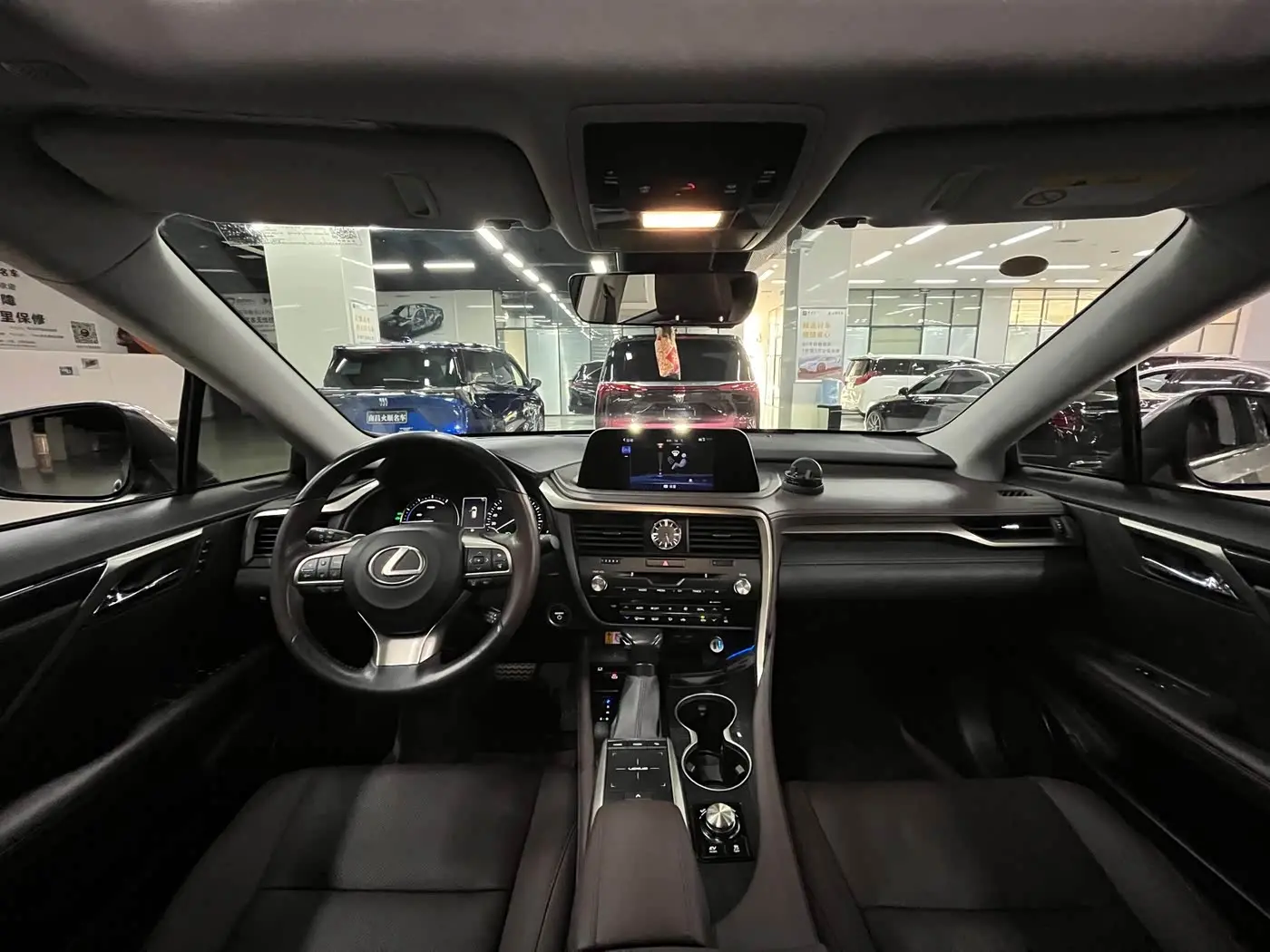 Lexus RX 2022 — Photo 15/20