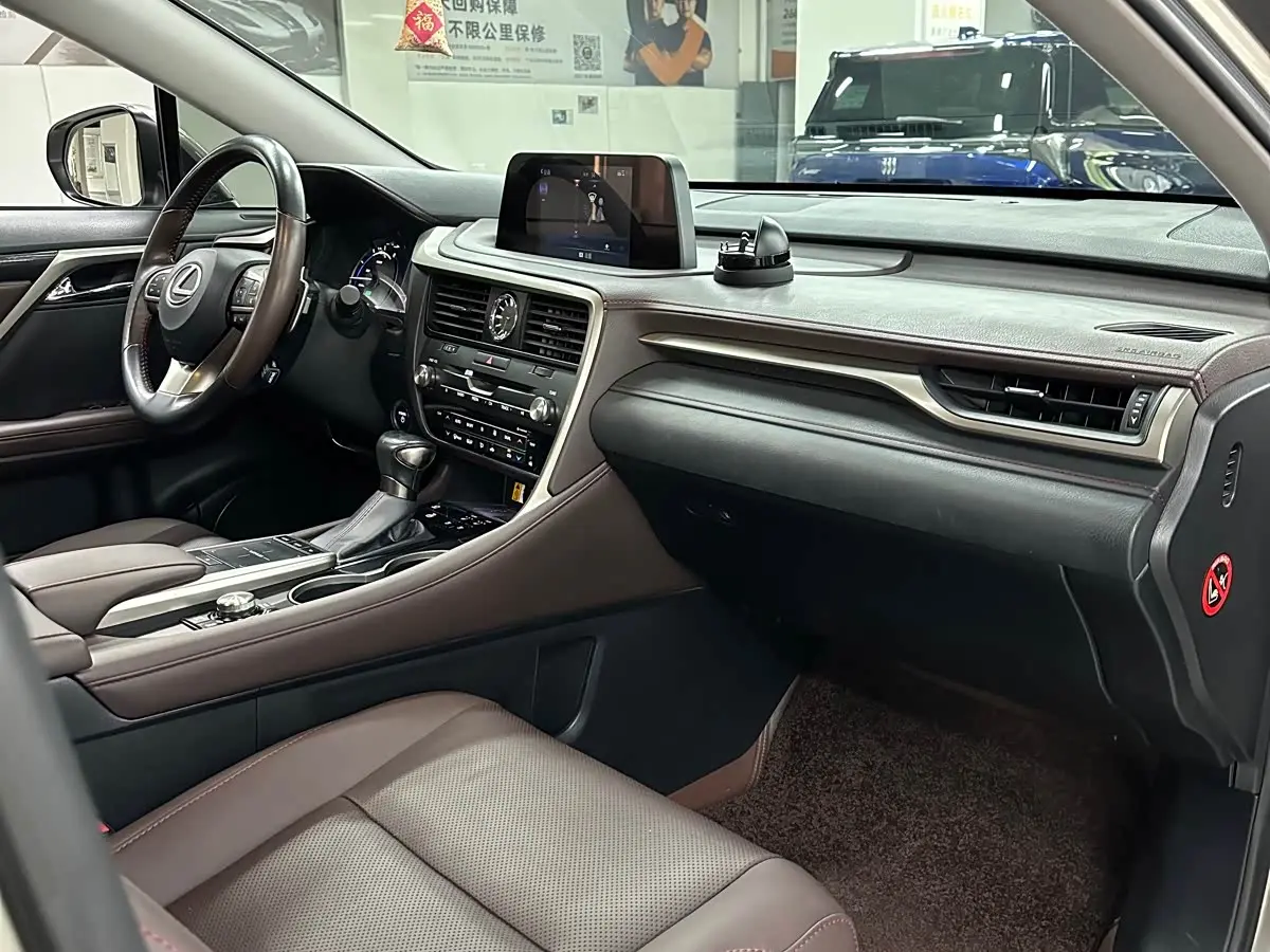 Lexus RX 2022 — Photo 16/20