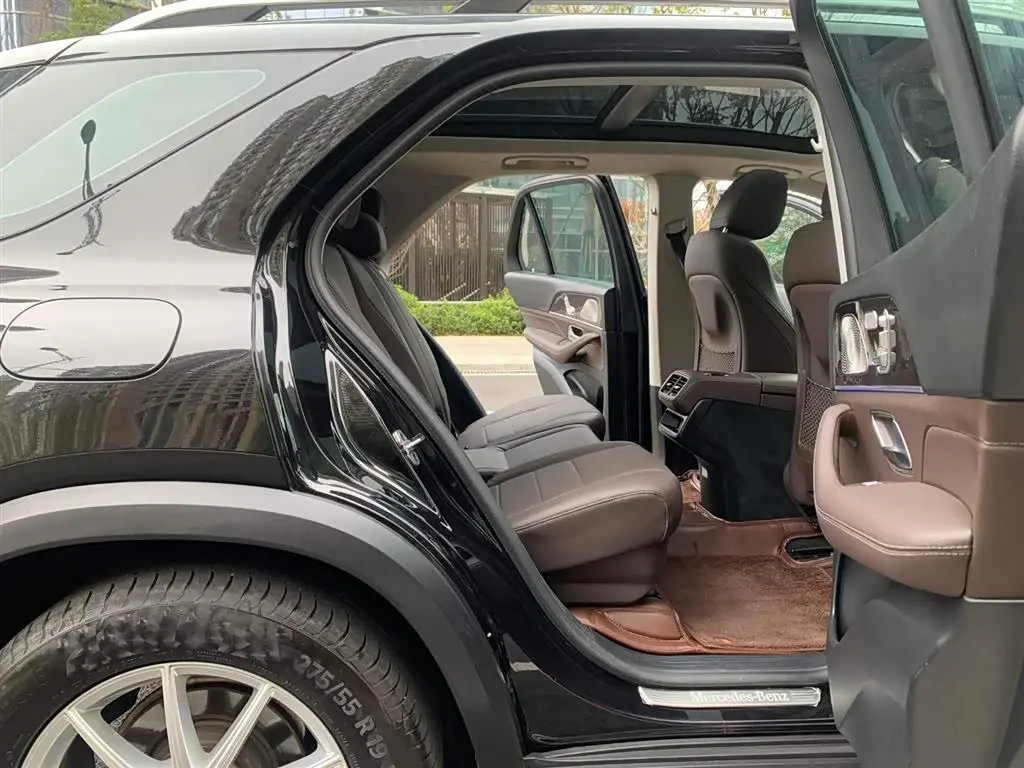 Mercedes-Benz GLE 2021 — Photo 11/20