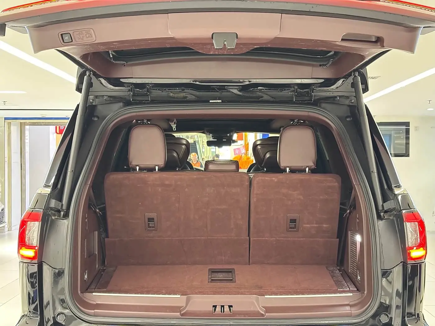 Lincoln Navigator 2021 — Şəkil 8/20