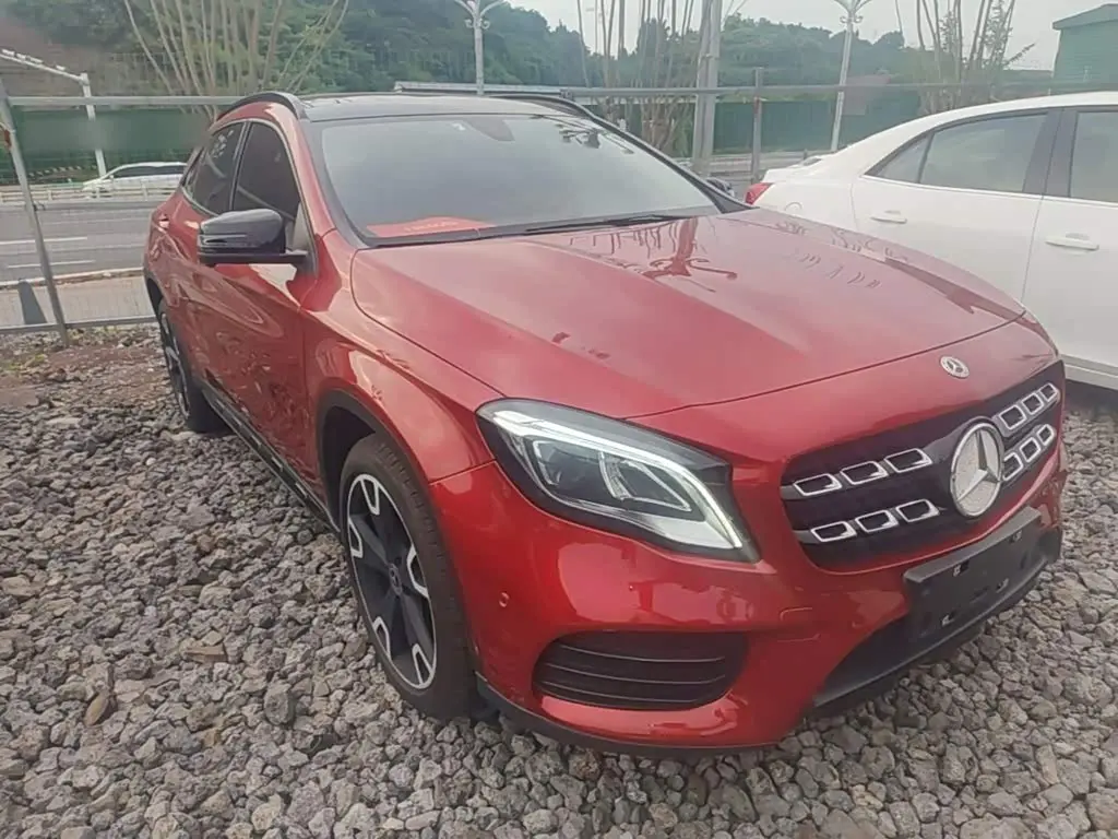 Mercedes-Benz GLA 2018 — Фото 4/20