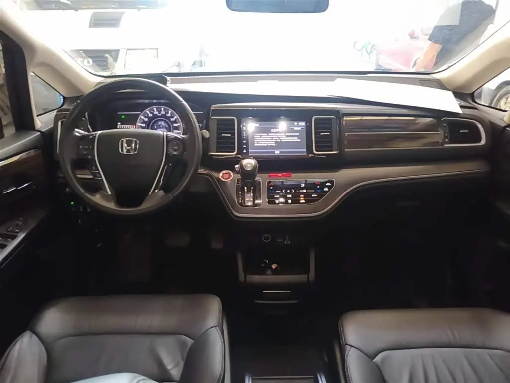 Honda Elysion 2019 — Photo 10/20