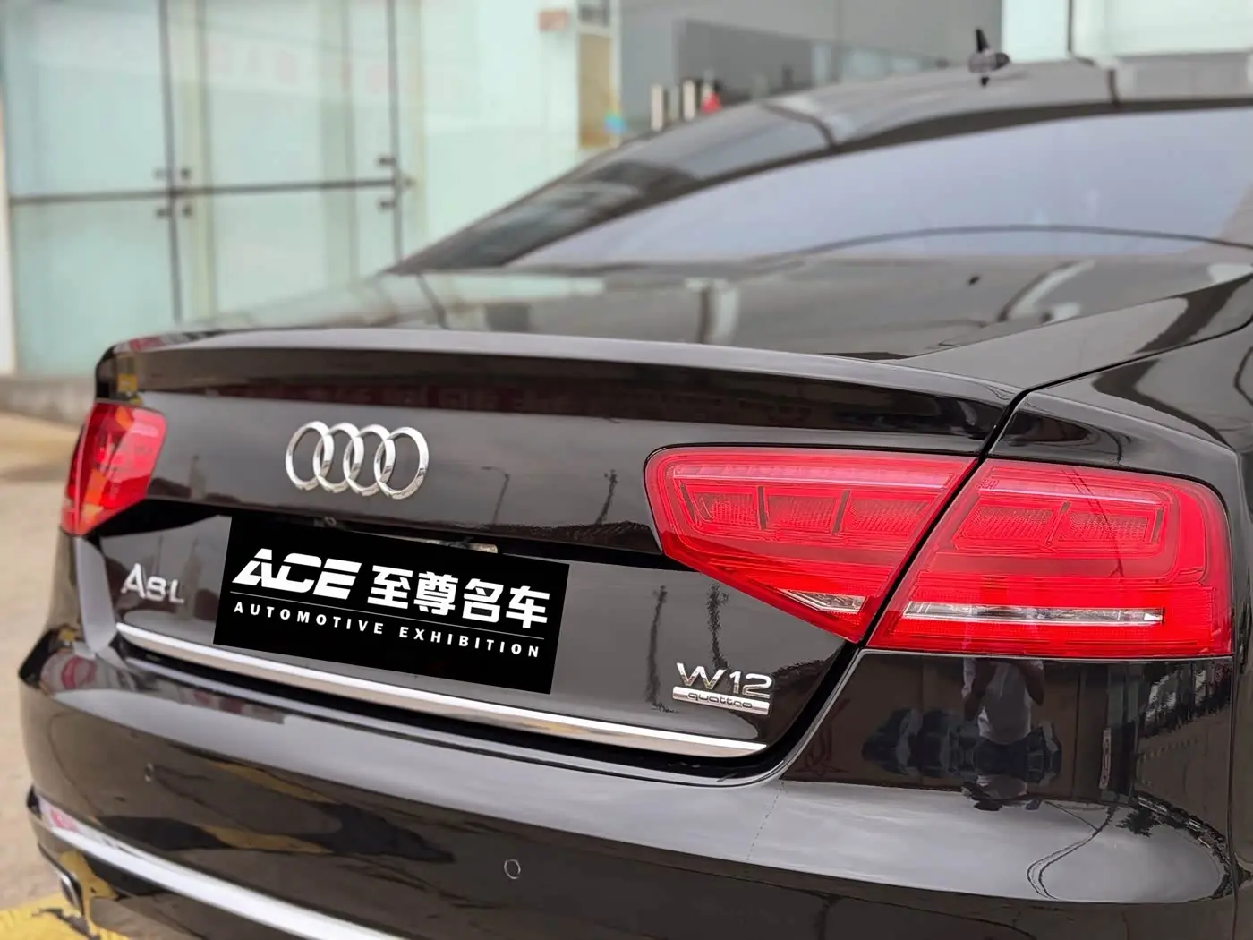 Audi A8 2011 — ფოტო 9/20