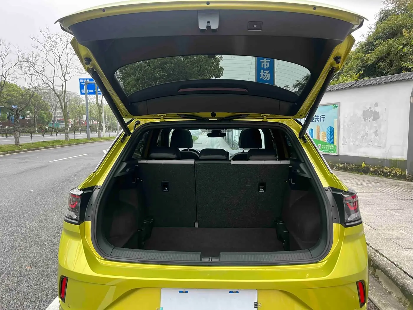 Volkswagen T-ROC 2023 — Photo 13/20