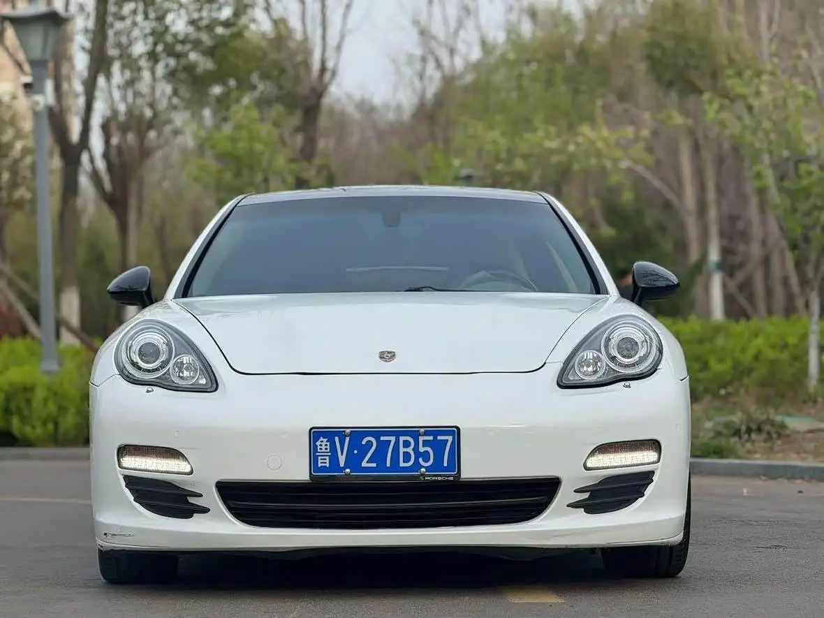 Porsche Panamera 2011 — Photo 2/9