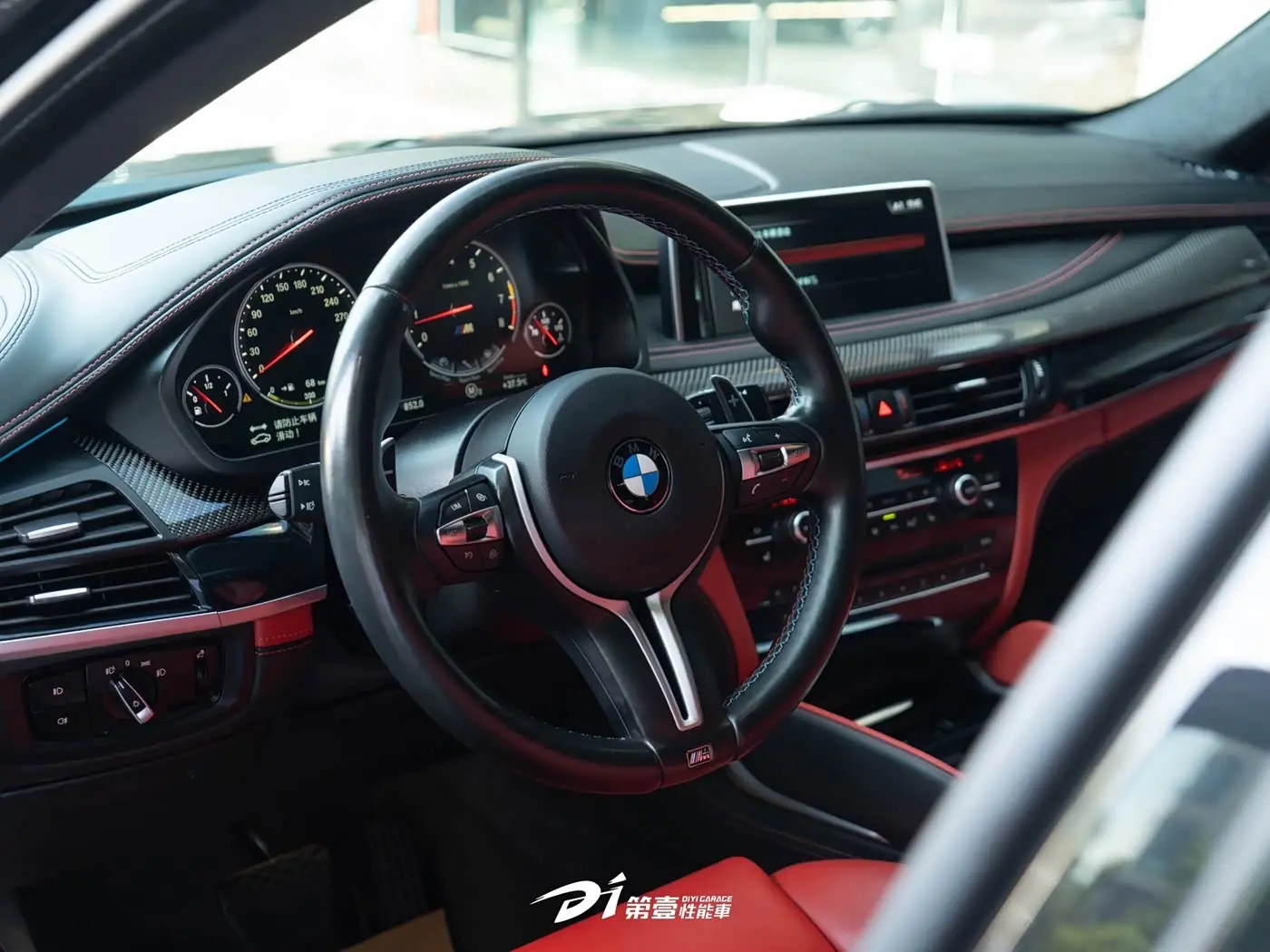 BMW X6 M 2017 — Фото 10/14