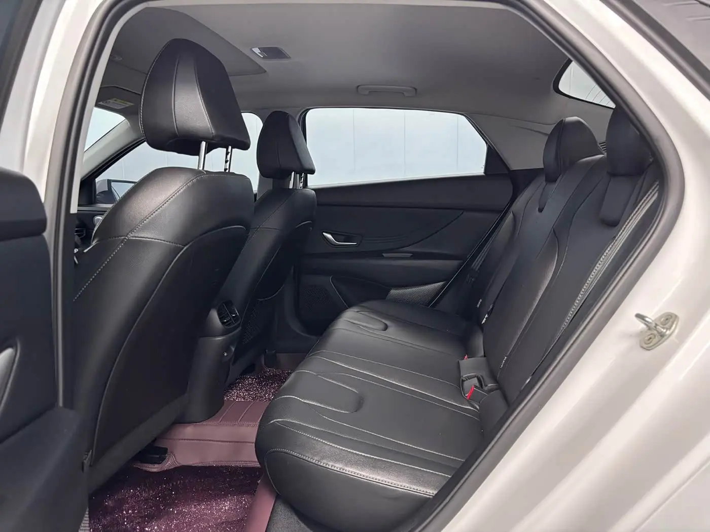 Hyundai Elantra 2023 — Photo 5/11