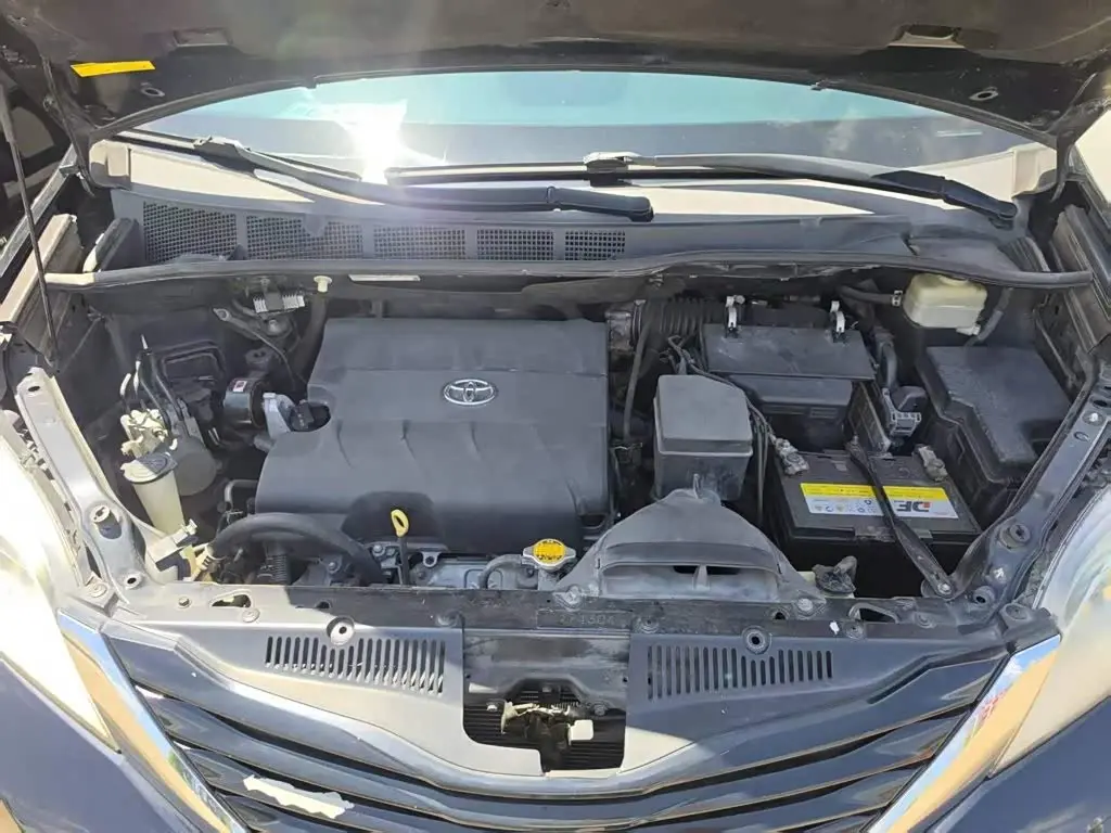 Toyota Sienna 2017 — Photo 3/12