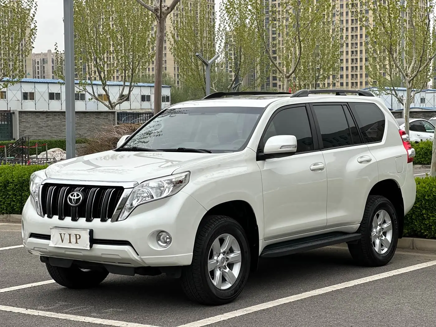 Toyota Prado 2017 — Photo 1/17