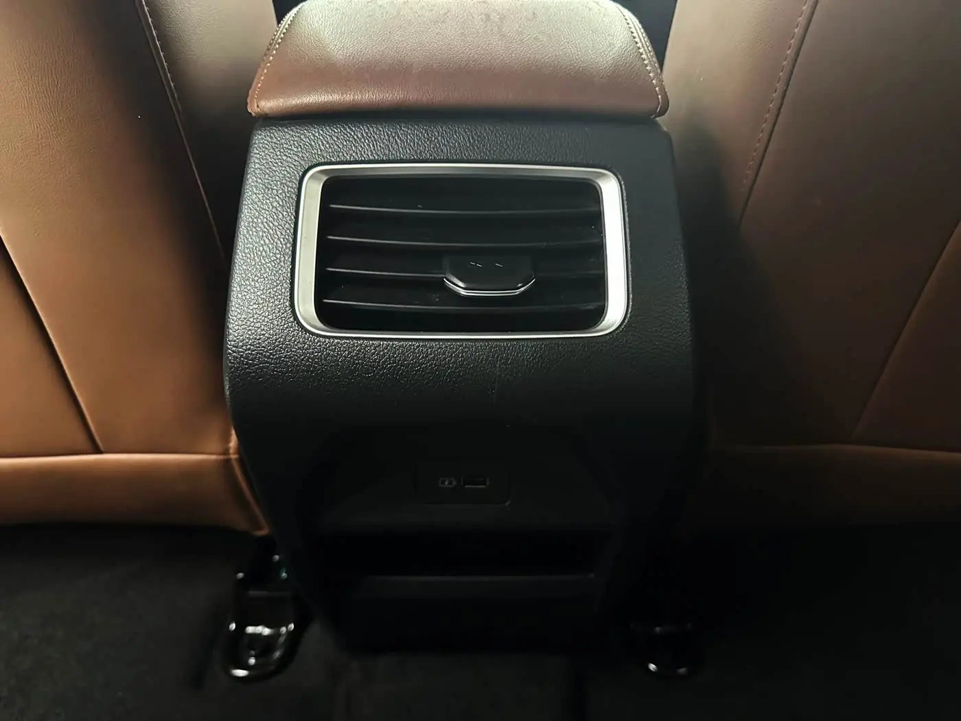 Geely Emgrand X6 2021 — Фото 19/20