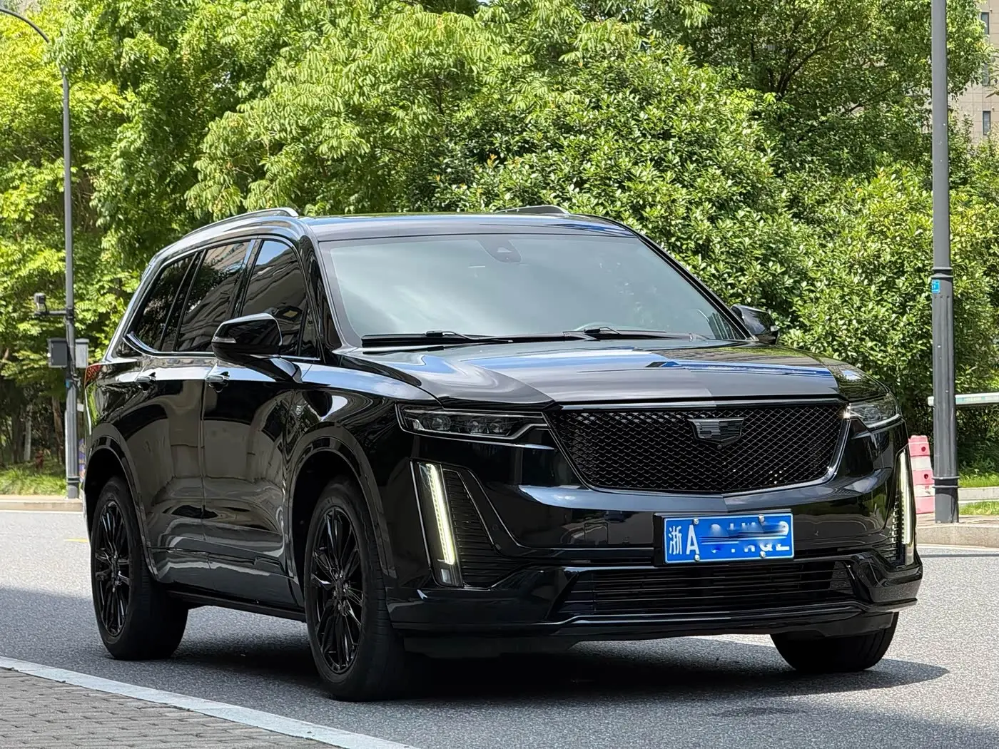 Cadillac XT6 2023 — Фото 10/20