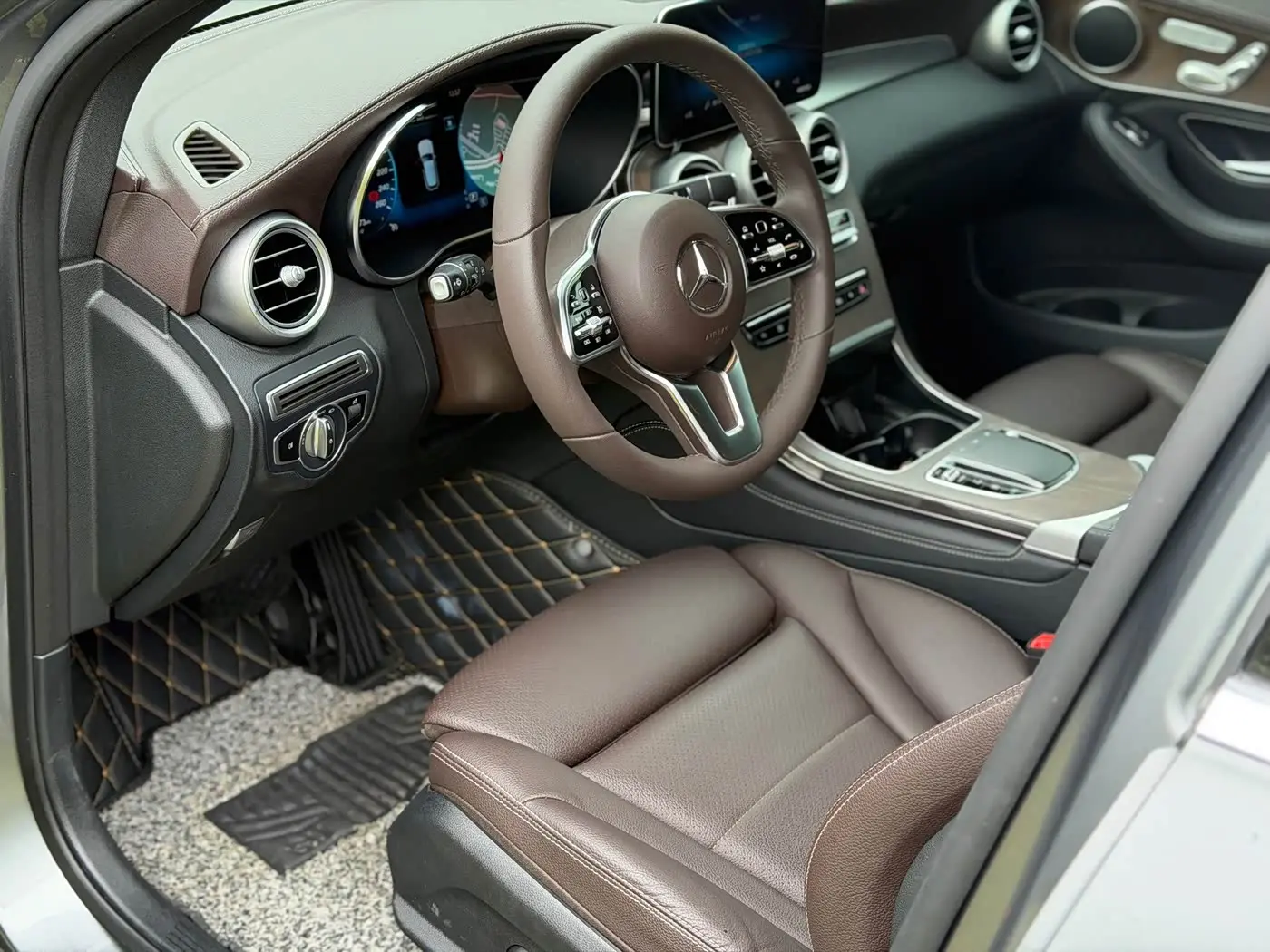 Mercedes-Benz GLC 2020 — Şəkil 6/16
