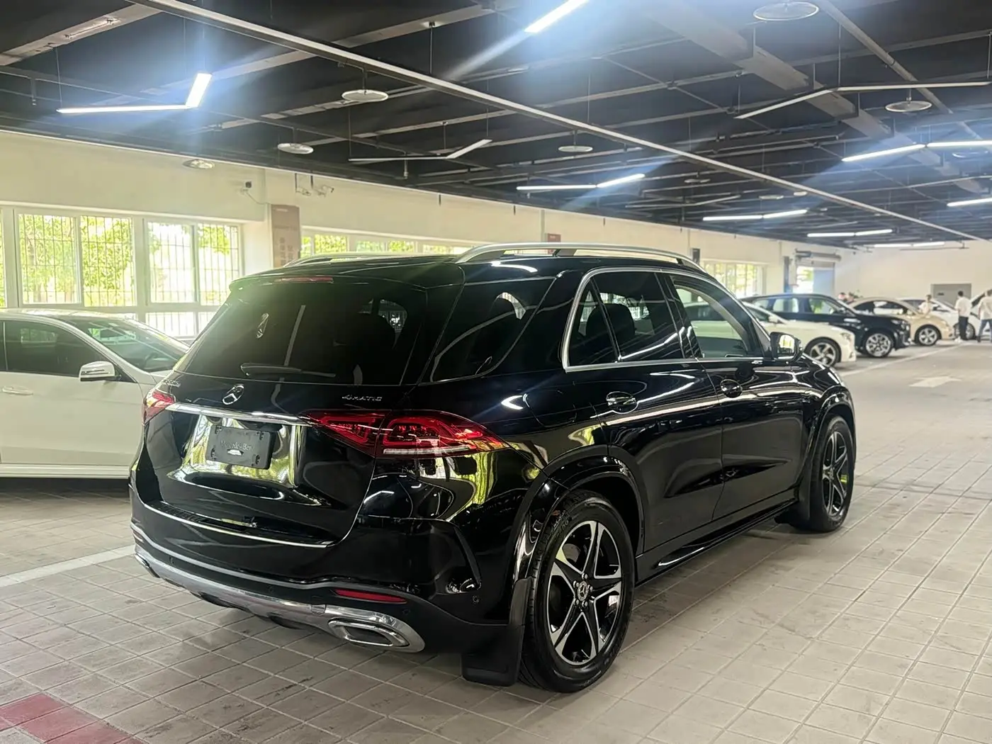 Mercedes-Benz GLE New Energy 2021 — Photo 4/11
