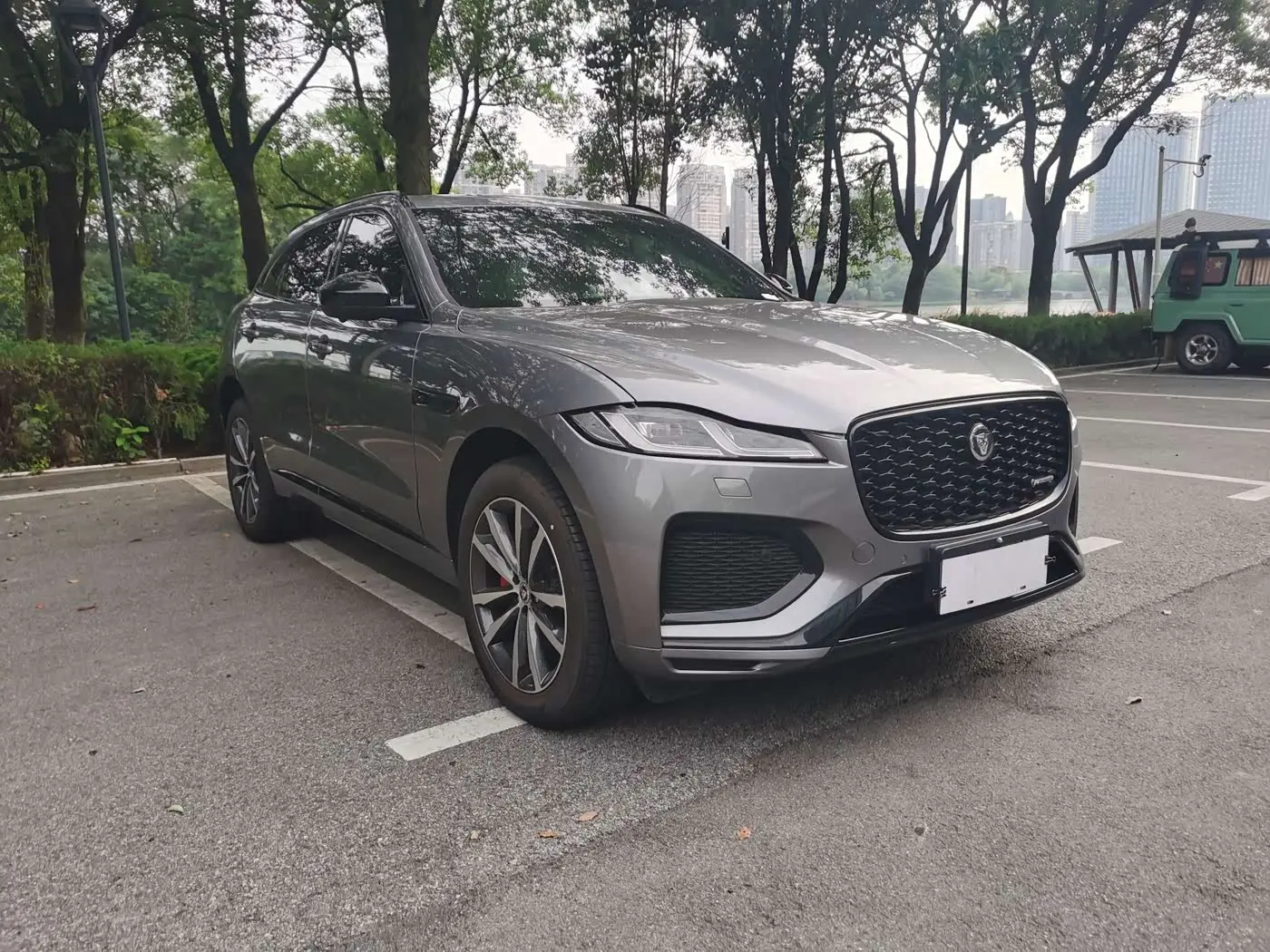 Jaguar F-PACE 2024 — Photo 3/20