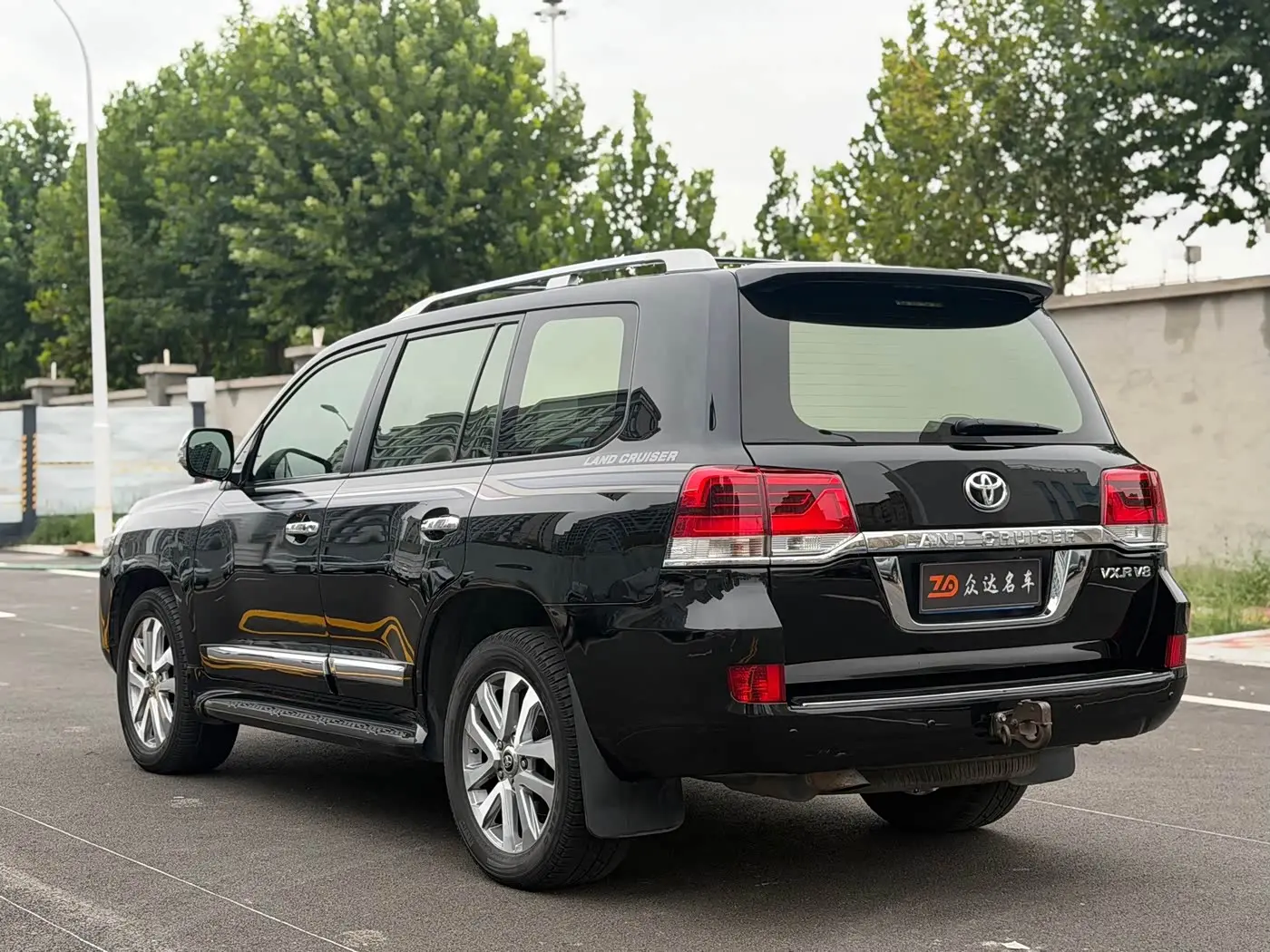 Toyota Land Cruiser 2016 — Photo 18/18