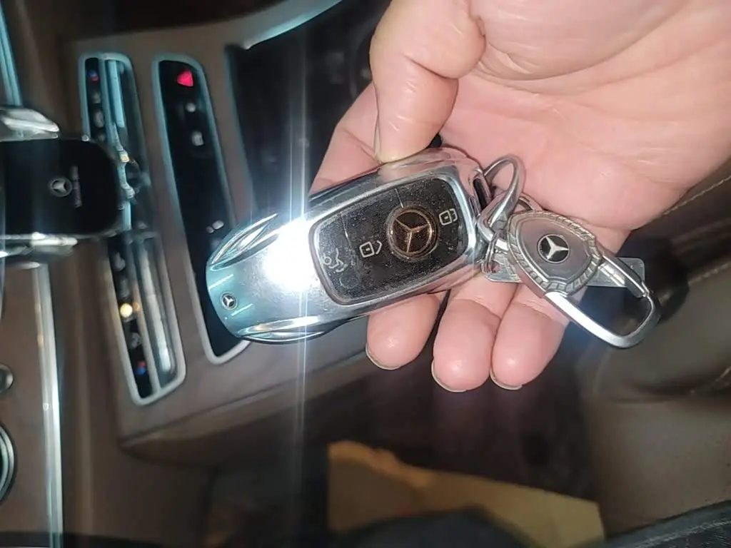 Mercedes-Benz E-Class 2023 — Photo 9/20